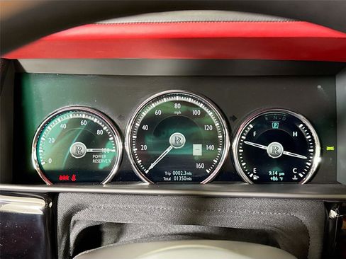 Used 2024 Rolls-Royce Cullinan image 18