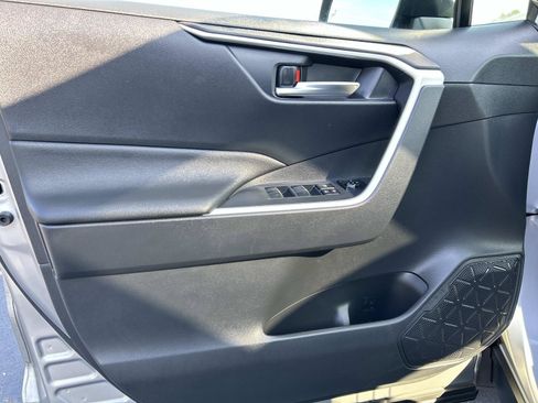 Used 2025 Toyota RAV4 XLE w/ Convenience Package AWD/4WD image 17