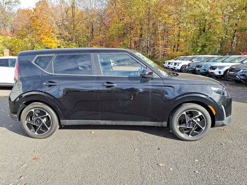 Certified 2023 Kia Soul EX image 7