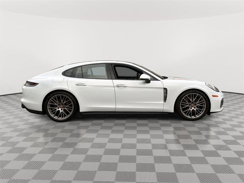 Used 2023 Porsche Panamera 4 Platinum Edition image 2