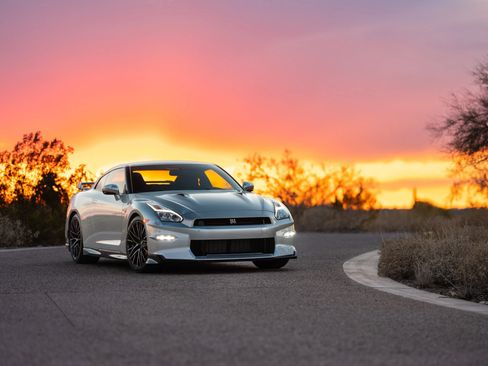Used 2024 Nissan GT-R Premium w/ Floor Mat Package AWD/4WD image 1