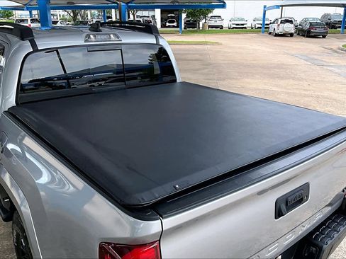 Used 2021 Toyota Tacoma SR5 AWD/4WD image 34