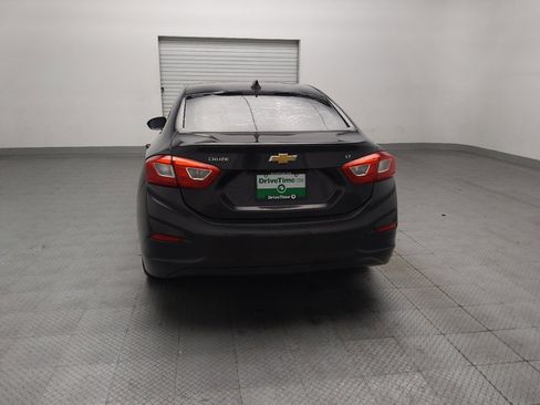 Used 2017 Chevrolet Cruze LT FWD image 6