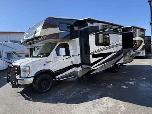 Used 2016 Ford E-450 and Econoline 450 Super Duty w/ Motorhome Prep Package image 28