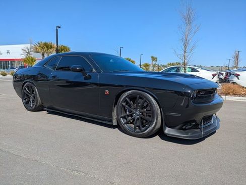 Used 2022 Dodge Challenger R/T Scat Pack w/ Dynamics Package image 2