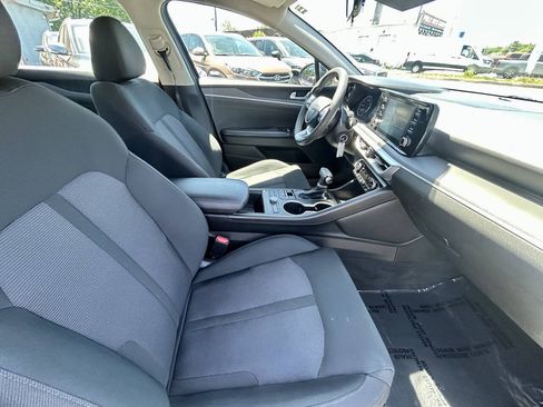 Used 2022 Kia K5 LX FWD image 16
