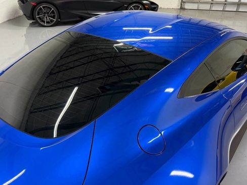 Used 2020 Aston Martin V8 Vantage Coupe image 10