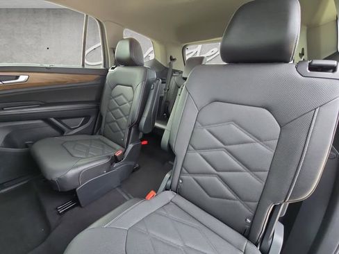 Used 2024 Volkswagen Atlas SE FWD image 22
