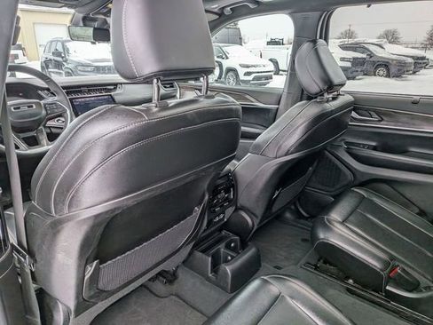 Used 2024 Jeep Grand Cherokee L Limited w/ Luxury Tech Group II image 28