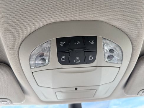 Used 2024 Chrysler Pacifica Touring-L FWD image 36