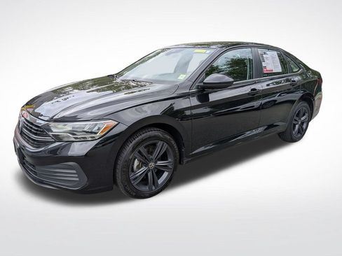 Used 2024 Volkswagen Jetta SE w/ Panoramic Sunroof Package FWD image 8