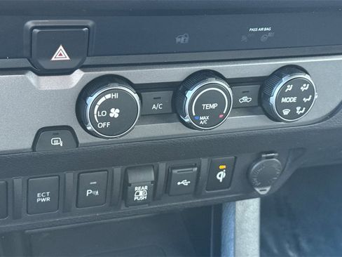 Used 2020 Toyota Tacoma TRD Sport image 22