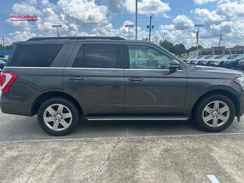 Used 2019 Ford Expedition XLT w/ Equipment Group 202A RWD image 4