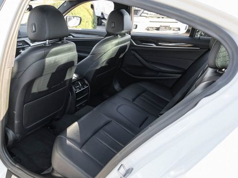Used 2019 BMW 530i xDrive image 44