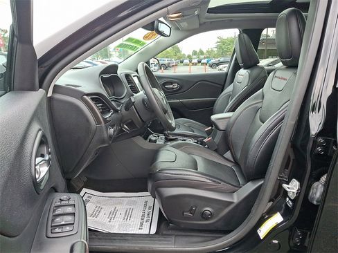 Used 2022 Jeep Cherokee Trailhawk w/ Sun, Sound & Nav Group image 13