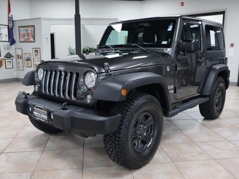 Used 2018 Jeep Wrangler Sport w/ Connectivity Group AWD/4WD image 2