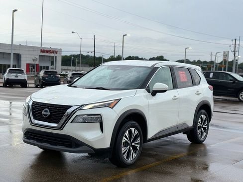 Certified 2023 Nissan Rogue SV FWD image 4