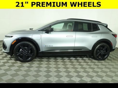 Used 2025 Chevrolet Equinox EV RS image 7