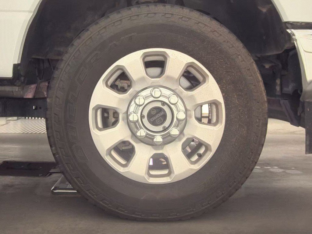Used 2024 Ford F250 XLT w/ FX4 Off-Road Package AWD/4WD image 6