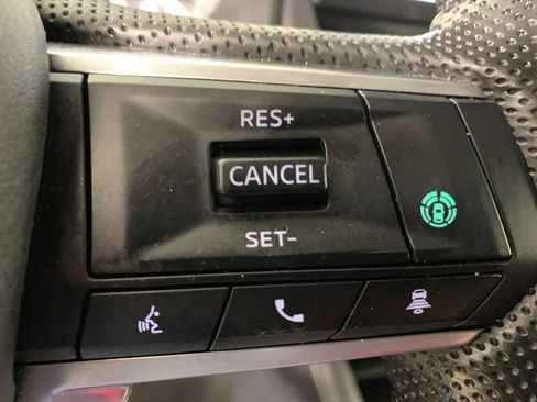 Used 2025 Mitsubishi Outlander SE image 22