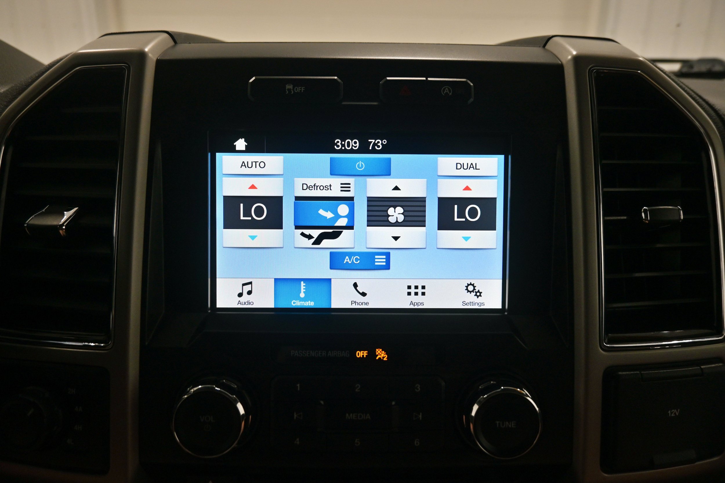 Used 2018 Ford F150 Lariat AWD/4WD image 15