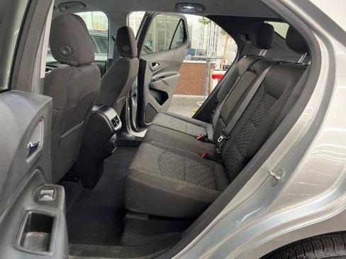 Used 2021 Chevrolet Equinox LT w/ Driver Convenience Package AWD/4WD image 34