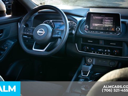 Used 2023 Nissan Rogue SV image 10