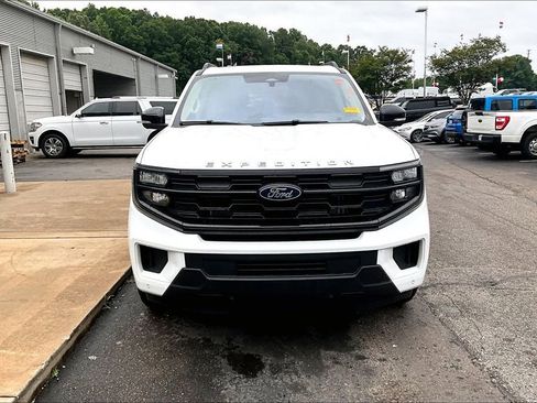 Used 2025 Ford Expedition Active AWD/4WD image 5