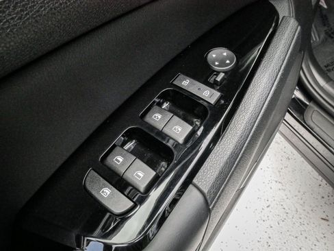 Used 2024 Kia Sportage EX FWD image 15