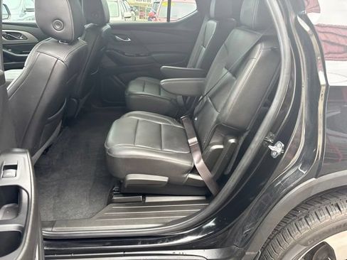 Used 2023 Chevrolet Traverse LT w/ LT Premium Package AWD/4WD image 16