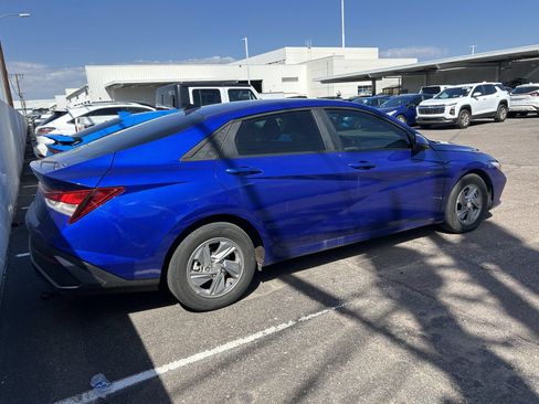Used 2024 Hyundai Elantra SE FWD image 6