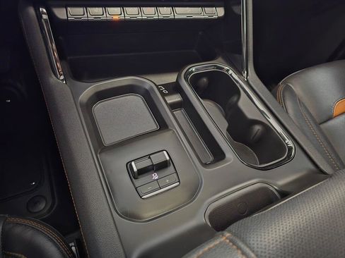 Used 2024 GMC Sierra 2500 AT4 w/ AT4 Premium Plus Package image 36