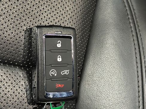 Used 2023 Jeep Wagoneer 4WD image 19