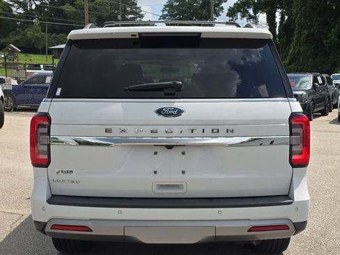 Used 2022 Ford Expedition Limited AWD/4WD image 4