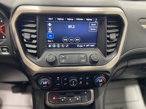 Used 2023 GMC Acadia Denali w/ Denali Technology Package AWD/4WD image 23