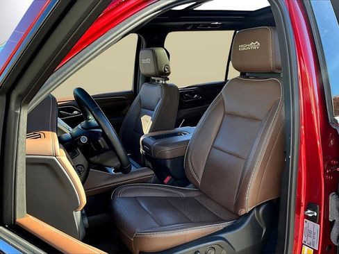 Used 2024 Chevrolet Suburban High Country image 21