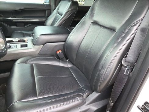 Used 2021 Ford Expedition XLT image 7