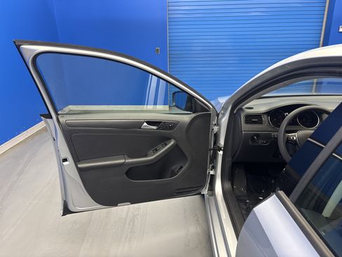 Used 2016 Volkswagen Jetta S FWD image 9