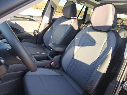 New 2026 Volkswagen Tiguan SE image 15