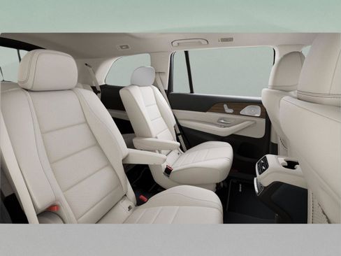 New 2026 Mercedes-Benz GLS 450 4MATIC image 43