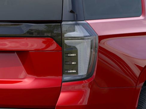 New 2026 Chevrolet Suburban High Country image 11