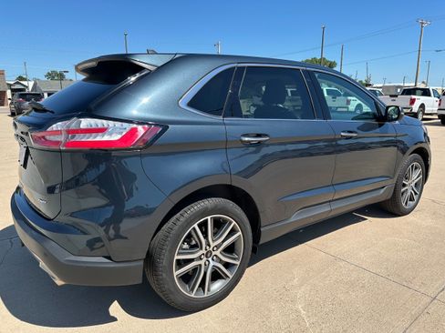 Used 2024 Ford Edge Titanium w/ Class II Trailer Tow Package AWD/4WD image 6