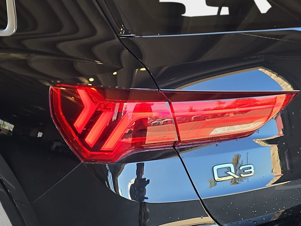 Certified 2024 Audi Q3 2.0T Premium AWD/4WD image 32