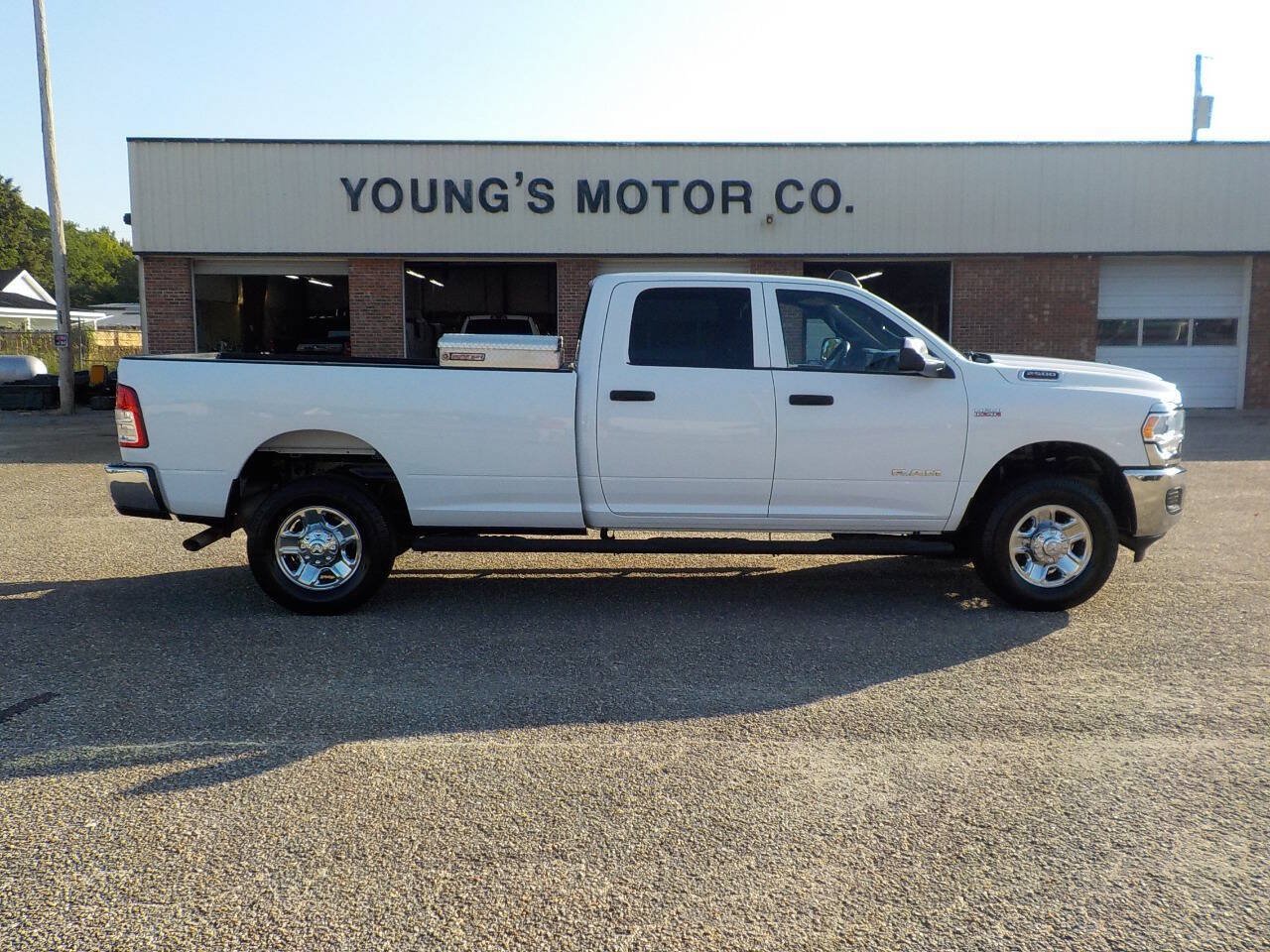 Used 2021 RAM 2500 Tradesman w/ Chrome Appearance Group AWD/4WD image 7