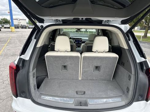 Certified 2023 Cadillac XT6 Premium Luxury AWD/4WD image 22