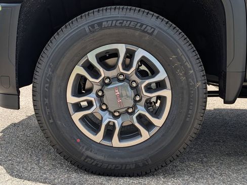 New 2026 GMC Sierra 3500 SLE w/ SLE Convenience Package AWD/4WD image 15