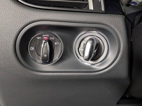 New 2026 Porsche Macan image 33