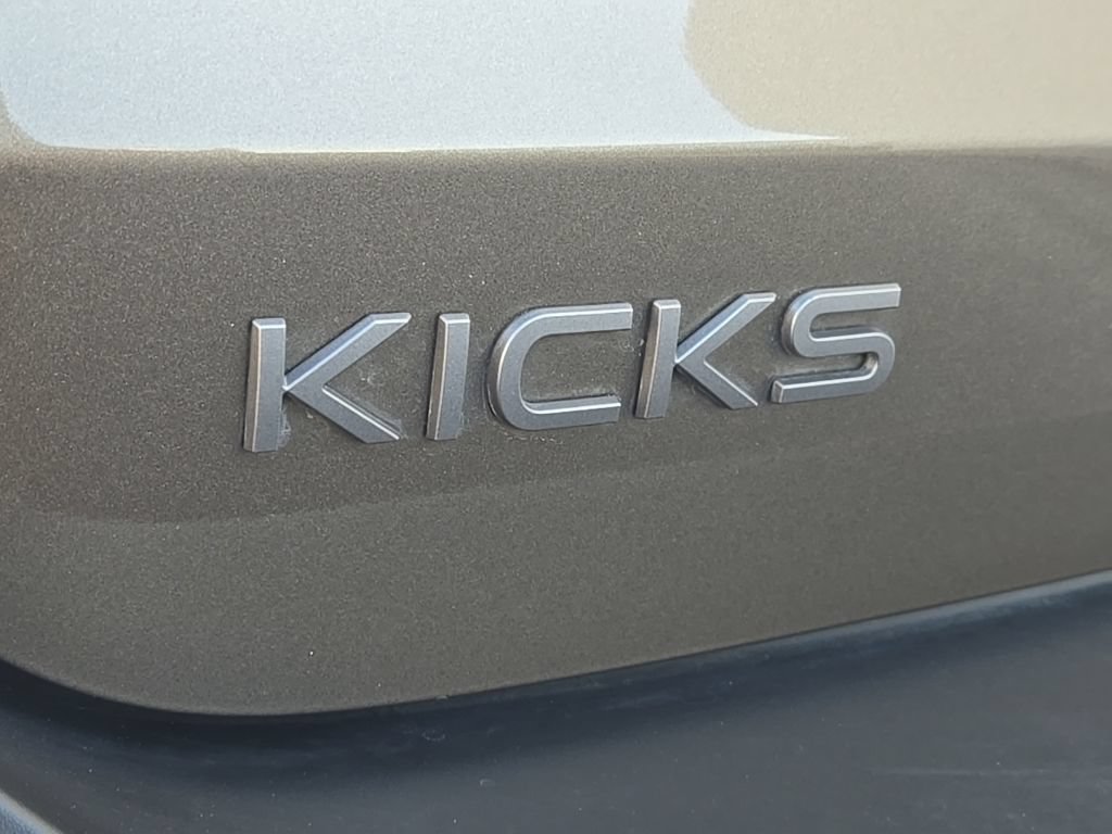 Used 2025 Nissan Kicks SV AWD/4WD image 32