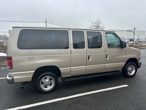 Used 2013 Ford E-350 and Econoline 350 XLT image 9