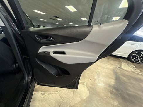 Used 2020 Chevrolet Equinox LS w/ LS Convenience Package FWD image 21